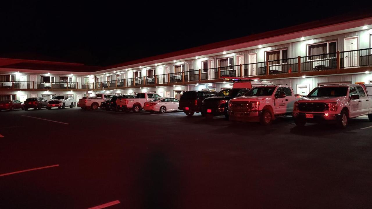 Outdoorsman Motel واوا المظهر الخارجي الصورة