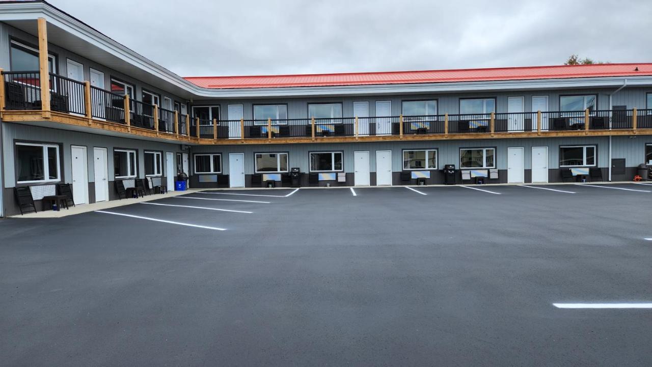 Outdoorsman Motel واوا المظهر الخارجي الصورة