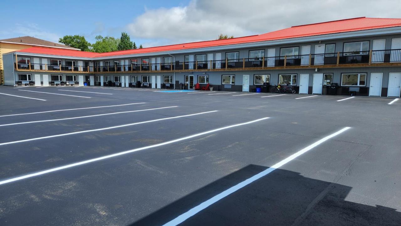 Outdoorsman Motel واوا المظهر الخارجي الصورة